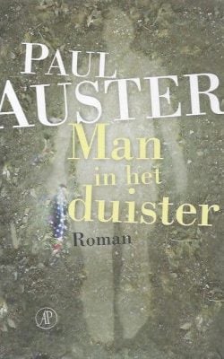 Man in het duister